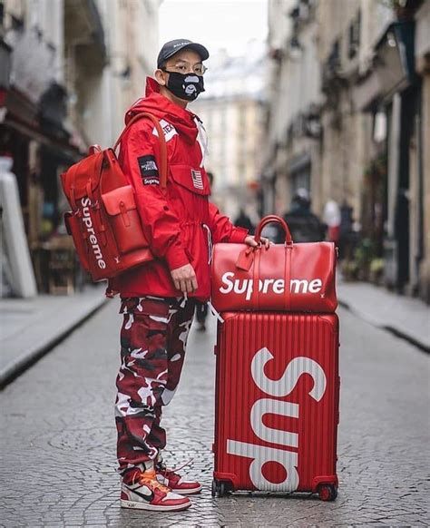 En mode Supreme | Hypebeast outfit, Supreme clothing, Hype beast outfits