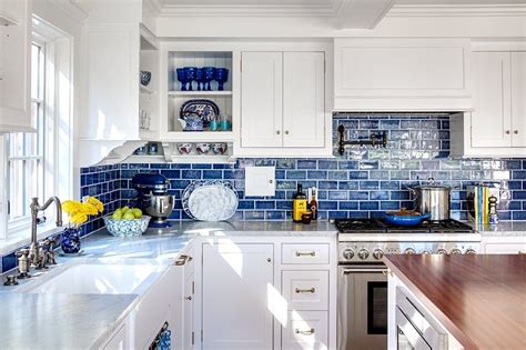 Preppy New England Architecture Gets a Modern Update — 1stdibs Introspective Preppy Kitchen ...