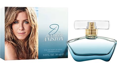 Jennifer Aniston Perfume Guide: Your Guide To Finding a Unique Signature Scent - Scent Chasers