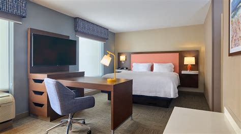 Book a Stay at Our Hotel in Smithfield, RI | Hampton Inn & Suites