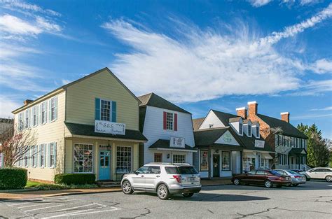 Row of shops in Midlothian, VA