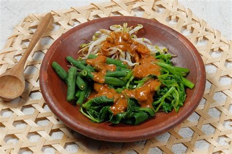 Pecel Stock Photo - Download Image Now - Salad, Spice, Tempeh - iStock