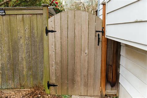 How To Install a Gate Latch - Home Improvement Projects to inspire and ...