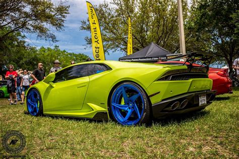 Lamborghini Huracan on Velos D5 Wheels - Velos Designwerks