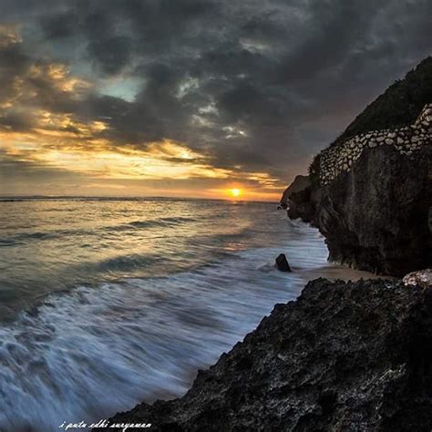 Pantai Melasti, Pantai Tersembunyi di Bali yang Memikat Hati - Update Pengetahuanmu