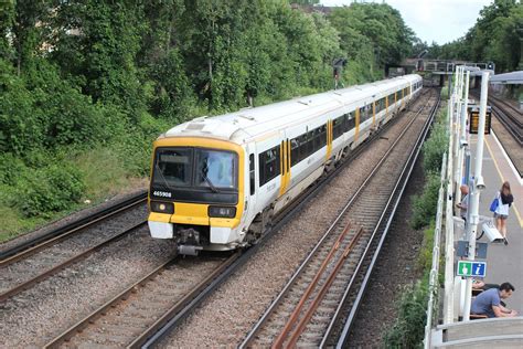 South Eastern Trains . 465908 . Passing Wandsworth Road , Station , London . Wednesday 11th-June ...