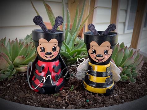 Handmade Terra Cotta Clay Pot LADYBUG BUMBLEBEE Mini's | Etsy | Les gens de pots d'argile ...