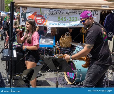 View of the Famous Suffern Street Fair. Editorial Photography - Image of outdoor, commerce ...