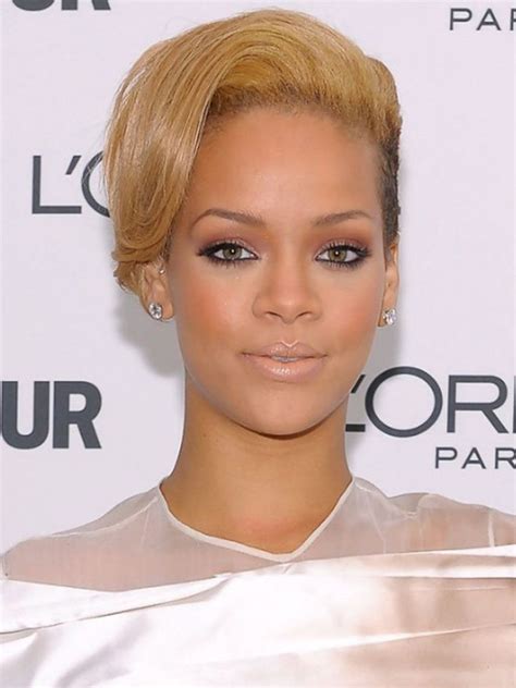 Ask a Hairstylist: The Best Hairstyles for a Small Forehead | Rihanna ...