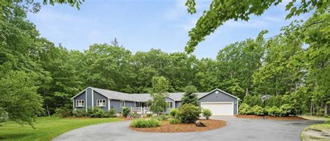 Hollis, NH Real Estate - Hollis Homes for Sale | realtor.com®