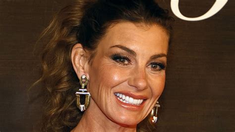 Is Faith Hill Sick? Battle With Throat Cancer And Overall Health Of ...