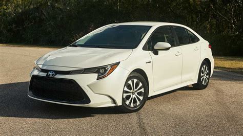 Best MPG Hybrids & Plug-In Hybrids For 2020 - 2021 | Motor1.com