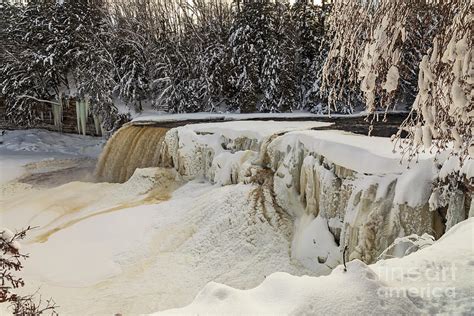 Tahquamenon Falls In Winter Photograph by Jim West/science Photo Library | Fine Art America