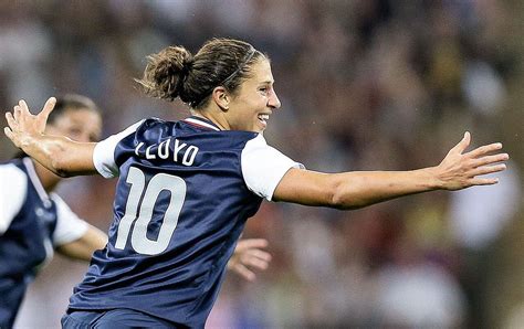 Olympics 2012: Carli Lloyd scores twice in U.S. 2-1 gold-medal win over Japan in women's soccer ...