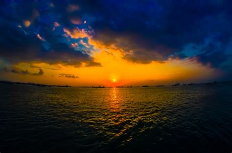 Harbor Batu Ampar Batam Island by Raja Ghazali / 500px