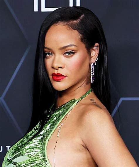 Rihanna's 39 Best Hairstyles And Haircuts Timeline