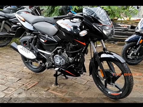 Bajaj Pulsar 125 Split Seat Drum Brake Variant Launched - ZigWheels