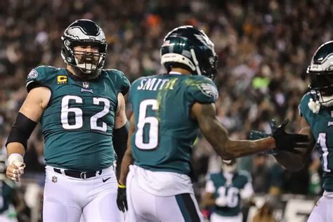 Jason Kelce and Lane Johnson are toughness personified as the Eagles ...