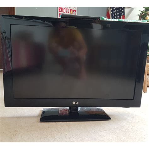 32 inch Samsung TV. All parts included, working fine., TV & Home Appliances, TV & Entertainment ...