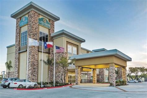 LA QUINTA INN & SUITES BY WYNDHAM ROCKPORT - FULTON - Updated 2024 Prices & Hotel Reviews (TX)