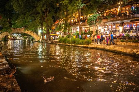The Complete Guide to the San Antonio Riverwalk