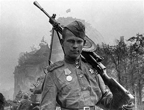 Soviet Soldiers During World War II | KLYKER.COM