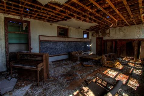 Abandoned school, Texas. ~ ♥ #abandoned #ruins #architecture | Architecture, Abandoned places ...