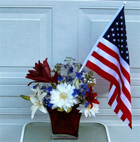 FLOWER ARRANGEMENTS - 4th of July with RED, WHITE and BLUE - Sowing the Seeds