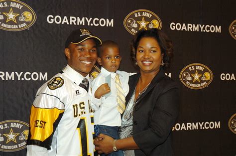 Sanders with mother | US Army All American Barry Sanders tak… | Flickr