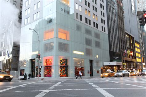 LOUIS VUITTON 1E 57th Street New York, NY 10022 on 4URSPACE retail profile