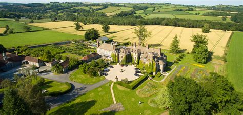 Llangoed Hall, Brecon wedding photographer Andrew Hazard