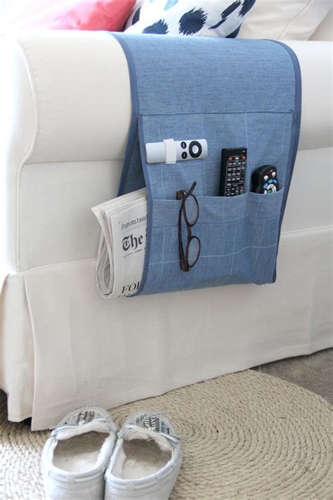 How to make a remote caddy. Figure out more by going to the picture Beginner Sewing Projects ...