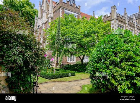 Middle Temple garden, Temple, London, UK Stock Photo - Alamy