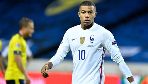 Un maillot de Kylian Mbappé vendu 160.000 euros au profit d'une association - France Bleu