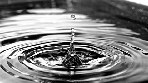 Black and White Water Drop. by iTzBenjo on DeviantArt