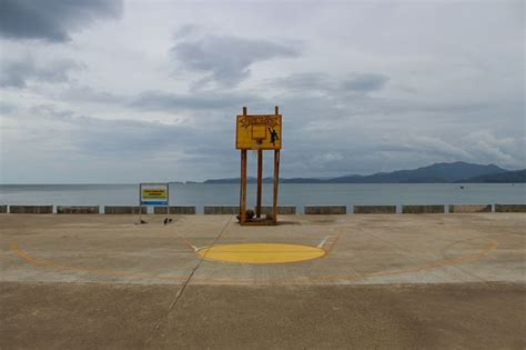 A beautiful basketball court on the beach in #Palawan #Philippines.