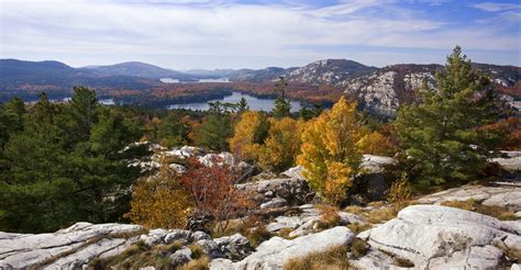 8 Spectacular Northern Ontario hiking trails worth walking this fall