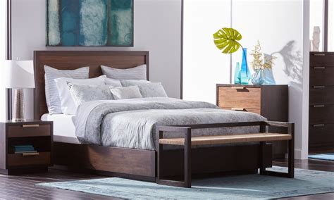 How to Fit Queen beds in Small Spaces- Overstock.com