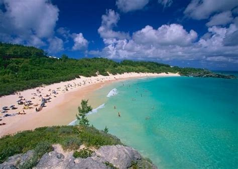 Which hotels are closest to horseshoe bay in bermuda