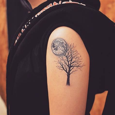 Tattooist Grain on Instagram: “🌕🌲 #달그림#나무#달#tattoo_grain#moon#tree#treetattoo#moontattoo#달타투#나무 ...