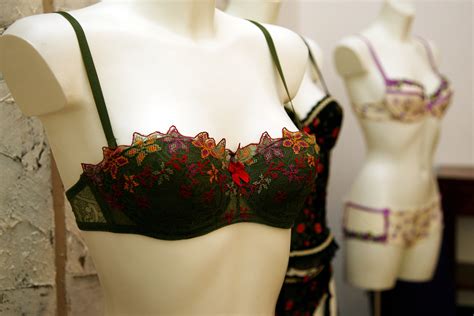 Bra Fitting Guide | eHow