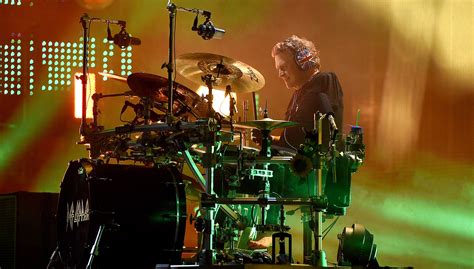 Rick Allen Says Fans Inspired Him To Return To Drums After Accident ...