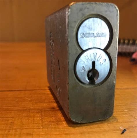 Schlage Everest Primus Lock Core in Brass American Lock a3900s Padlock -- Antique Price Guide ...