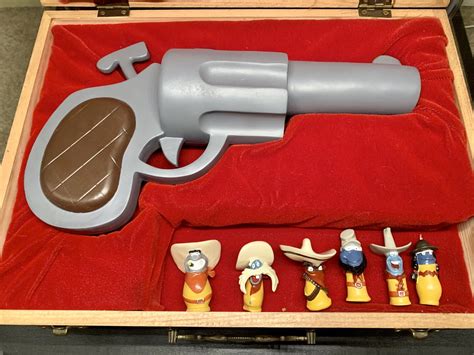 Roger Rabbit; Eddie Valiant's Toon.38 Six Shooter and Dum-Dum Bullets Prop | Collector Freaks ...