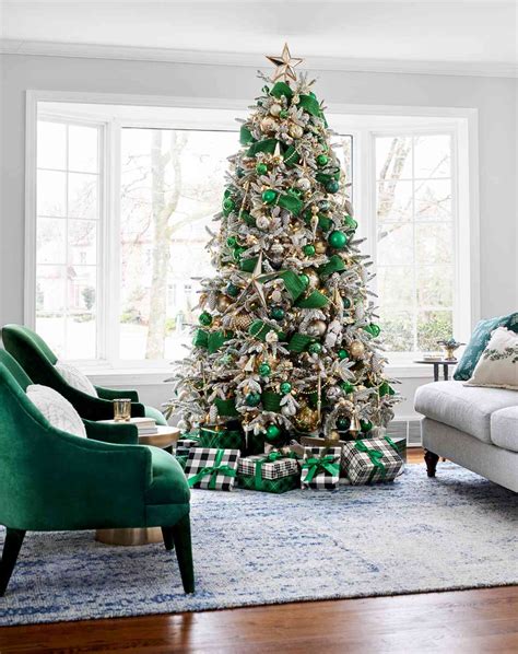 46 Creative Christmas Tree Themes to Show Off Your Personality