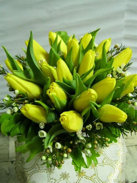 yellow tulips | Yellow tulips, Tulips, Bridal bouquet