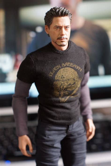 sgBinas - Hot Toys Iron Man 1/6th scale Fanatic: The Avengers Black ...