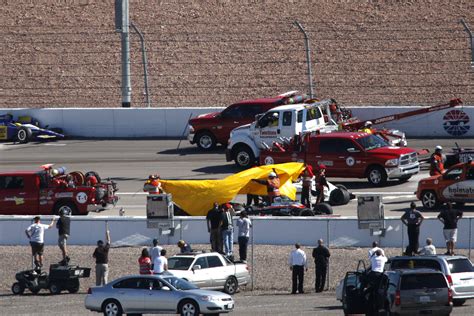 Driver Dan Wheldon dies after fiery crash at Las Vegas IndyCar race | Las Vegas Review-Journal