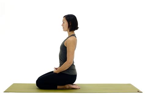 Easy Seated Yoga Sequence | Blog Dandk