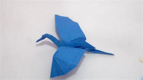 Origami Crane in Flight (HD) - YouTube